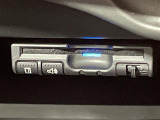 【ETC】有料道路を利用する際に料金所で停止することなく通過できる、ETC車載器(ノンストップ自動料金収受システム機器)が装備されています。セットアップを行うことで利用可能になります。