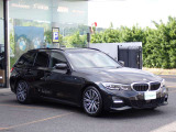 BMW在庫保有台数常時100台以上!ご来店の際はBMW本店(厚木市下荻野140-1)にご来店ください!弊社自慢の全天候型ショールーム!BMW在庫保有台数常時100台以上ございます!