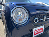 【LEDヘッドライト】LEDヘッドライトは、低消費電力で明るく、遠くまで照らす先進ライト。夜間走行時の視認性を高め、安全で快適なドライブをサポートします。