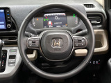 【純正革巻きステアリング】上質な革を使用することで、手にしっかり馴染みとても運転しやすいハンドルです♪
