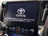 【メーカー純正ナビ】インテリアに溶け込むスタイリッシュな「専用設計」メーカーナビを装備♪視認性や操作性など基本性能にも優れ、より上質なカーライフをお楽しみいただけます。