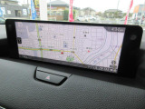 マツダコネクトの12.3インチワイドセンターディスプレイです。『Android Auto』『Apple CarPlay』や独自のコネクテッドサービスに対応したインターフェイスシステムです。