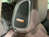 フロントシートヘッドレストにBOSEスピーカーがついています。音の広がりを体感ください!