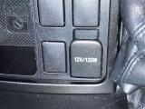 スマートフォンやお手持ちの機器のバッテリー残量が少なくなっても、運転中に充電ができるので安心ですね!