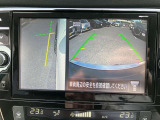 アラウンドビューモニターは4方のカメラで真上から車を見たようにモニターで確認ができる日産の自慢の装備です。是非実際の車で体感してみてください。