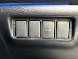 【パワーバックドア】スマートキーや運転席のボタンを押すだけでリアゲートが自動で開閉します!荷物を持っている時や、高い位置にあるバックドアを閉める際に便利な機能です♪