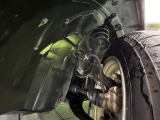 お車を安心してお乗りいただく為には、足回りの定期点検が欠かせません。サービスサポート(有償保証)では無料点検もご提供しており、安心のカーライフをお過ごしいただけるサポート体制が整っています。