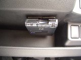 ETCは運転席の下側に装備されています