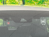 【トヨタセーフティセンス】走行中に前方の車両等を認識し、衝突しそうな時は警報とブレーキで衝突回避と被害軽減をアシスト。より安全にドライブをお楽しみいただけます。