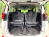 普段のお買い物や通勤、送迎等に十分な荷室スペースを確保しております。セカンドシートを倒すと、大きな荷物の積載も可能です♪