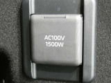 【アクセサリーコンセント(AC100V・1500W)】・・・AC100Vで最大消費電力1500W以下の電気製品を使用できます。災害時に電力が必要なとき給電ができます。