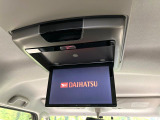 【フリップダウンモニター】大画面モニターで後席でもエンタメをお楽しみいただけます。小さなお子様にも大人気の装備です♪