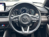 【純正革巻きステアリング】上質な革を使用することで、手にしっかり馴染みとても運転しやすいハンドルです♪