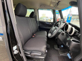運転席シート廻りは使用感も少なく、良好な状態となっています。丁寧に使われていたことがよくわかりますね。