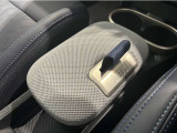 弊社在庫車両はすべて、入庫段階での客観的且つ厳正な車両チェック(第3者機関日本査定協会による査定)を実施しております。メーター改ざん車、修復歴車などは一切ございませんので、どうぞご安心くださいませ。