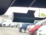 【ドライブレコーダー】映像・音声などの運転中の記録を残します。事故などを起こした起こされた時の証拠になりえますので、もしも時でも安心ですね。