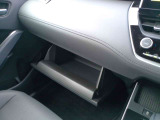 車検証などの保管に便利な小物入れがついています