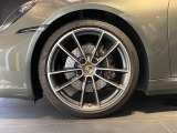 装着オプション:20/21インチ Carrera Classicホイール