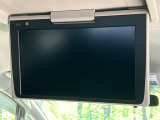 【フリップダウンモニター】大画面モニターで後席でもエンタメをお楽しみいただけます。小さなお子様にも大人気の装備です♪