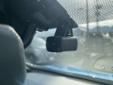 日産純正ドライブレコーダーが付いております!運転中の録画を行ってくれますので、万が一のときに役に立ってくれますよ!