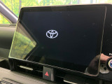 【10.5インチ ディスプレイオーディオ】大画面のディスプレイはAppleCarPlayやAndroidAutoが利用可能。大きな画面でスマホナビアプリ等が利用いただけます♪