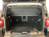 Jeepは、「自由も、冒険も、熱いチャレンジも、美しい自然があってはじめてRealに楽しめる」という信念から、車と自然との幸せな共存を目指し、複数の団体とともに日本の森林環境の保護・再生に取り組んでいます。