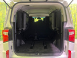 普段のお買い物や通勤、送迎等に十分な荷室スペースを確保しております。セカンドシートを倒すと、大きな荷物の積載も可能です♪