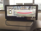 【360&deg;ビューモニター】駐車が苦手な方も、これがあれば安心です!狭い駐車場や花壇などがあって心配な駐車シーンでも、死角がなく安全が確保できます