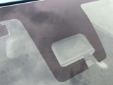 【スズキ】デュアルセンサーブレーキは、前方の車両や歩行者を2種類のセンサーで検知し、衝突の危険がある場合にブレーキを作動。事故リスクを軽減し、安全な運転をサポートします。
