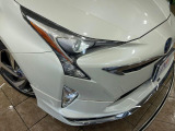 【LEDヘッドライト】悪天候や夜間走行時も良好な視界を確保し安心して運転できる高輝度LEDヘッドライトを装備!点灯速度が早く、消費電力も抑えられています。