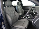 Audi車はどの車種も全てレザーハンドルです。そこにはAudiのこだわりがあり質感の高いレザーでしっかりと手に馴染み、高級感を演出します。