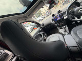 メルセデス・ベンツの定める厳しい基準をクリアしたお車のみをご案内させて頂きます。納車前整備はメーカー規定に基づき100項目以上にも及ぶ点検を熟練のメカニックによって行いご納車させて頂きます。