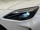 【LEDヘッドライト】悪天候や夜間走行時も良好な視界を確保し安心して運転できる高輝度LEDヘッドライトを装備!点灯速度が早く、消費電力も抑えられています。