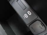 マツダコネクトの10.25インチワイドセンターディスプレイです。『Android Auto』『Apple CarPlay』や独自のコネクテッドサービスに対応したインターフェイスシステムです。