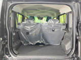 普段のお買い物や通勤、送迎等に十分な荷室スペースを確保しております。セカンドシートを倒すと、大きな荷物の積載も可能です♪