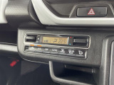 車内温度を感知して自動で温度調整をしてくれるのでいつでも快適な車内空間を創り上げます!//