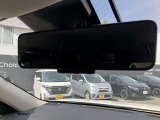 ルームミラーをミラーモード、モニターモードに切り替えができるスマートルームミラーとなります!アラウンドビューモニターの表示といった機能もあり、より周囲の確認がしやすくなる装備となっております。