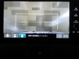 バックカメラの画像です。ガイドラインがスムースな車庫入れをサポートいたします!車庫入れの安心感がアップしますね☆