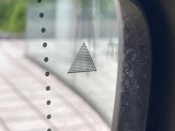 ●ブラインドアシストセンサー:視角からの車を感知し、ドライバーが車線変更を行う際に、警告音と共に注意を促してくれる安全支援機能です!