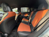 メルセデス・ベンツの定める厳しい基準をクリアしたお車のみをご案内させて頂きます。納車前整備はメーカー規定に基づき当店3Fの指定工場で入念に行なわれます。熟練のメカニックがお客様のお車を整備致します。