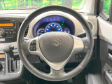 【純正革巻きステアリング】上質な革を使用することで、手にしっかり馴染みとても運転しやすいハンドルです♪