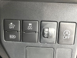 【スマートアシスト】走行中に前方の車両等を認識し、衝突しそうな時は警報とブレーキで衝突回避と被害軽減をアシスト。より安全にドライブをお楽しみいただけます。
