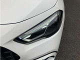 人間工学をもとに設計されたメルセデス・ベンツのシートは、柔らか過ぎず長距離のドライブでも疲れにくい構造になっております。車の運転で腰に負担を感じられる方は是非一度お試しください。