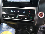 『1台』のお車に対して、3名体制で日々議論を重ね仕入れを行っております。