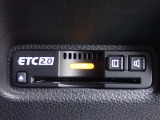 ■【ETC車載器】が装備されています。セットアップをしてお渡しとなり、ETCカードを差し込むだけで高速道路の利用が可能です。