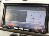 純正ナビ装着車です。Bluetoothオーディオ対応でスマートフォンの音楽再生も可能。TV視聴もでき、ドライブ中も快適にお過ごしいただけます。日常使いからお出かけまでしっかりサポートしてくれる一台です。