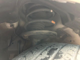 お車を安心してお乗りいただく為には、足回りの定期点検が欠かせません。サービスサポート(有償保証)では無料点検もご提供しており、安心のカーライフをお過ごしいただけるサポート体制が整っています。