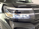 【LEDヘッドライト】明るい光が瞬時に立ち上がり、必要な場所を均一に照らします。寿命も長く省エネで、スタイリッシュなデザインは現代の主流です♪