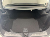 納車前には、メーカー規定に基づき、認定中古車ならではのしっかりとした整備をしてからご納車させて頂きます。熟練のメカニックがお客様に届く事を思い、1台1台入念に点検、整備致します。