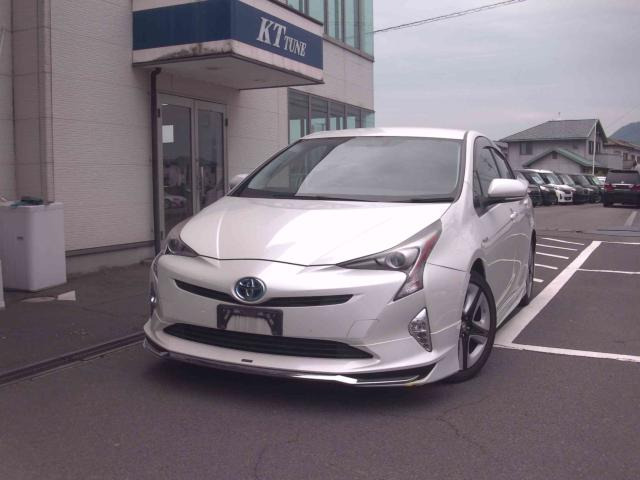 トヨタ プリウス 